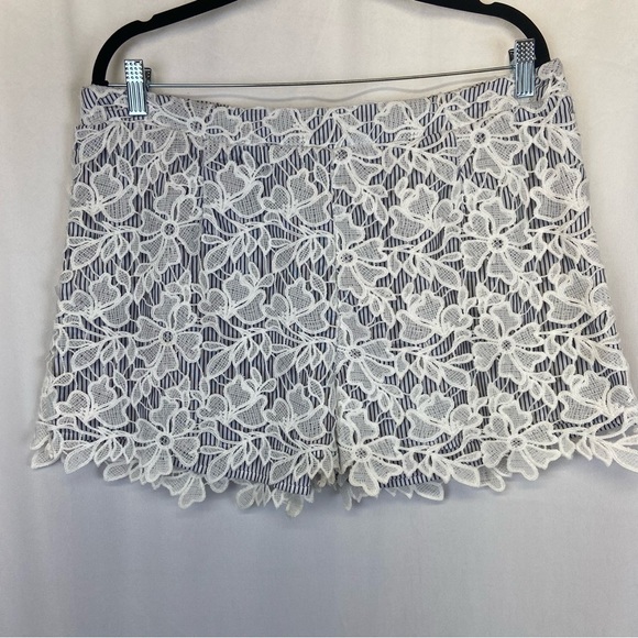 NEW! ADIVA White Crochet Embroidered Overlay Shorts High Waist 2” Inseam Large - Picture 13 of 13